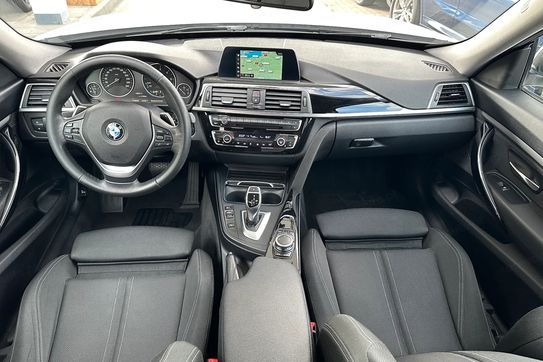 BMW Seria 3 Gran Turismo 320d xDrive Advantage aut