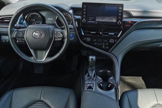 Toyota Camry 2.5 Hybrid Prestige Cvt