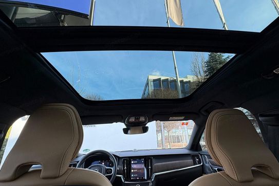 Volvo V90 T6 AWD Plug-In Hybrid Plus Bright