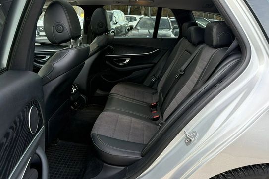 Mercedes Klasa E 400 4-Matic 9G-TRONIC