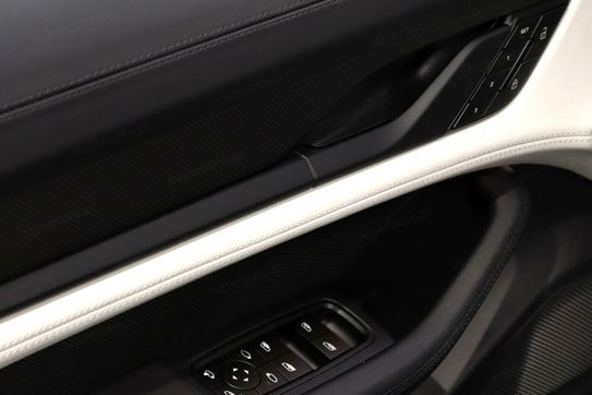 Porsche Taycan Black Edition