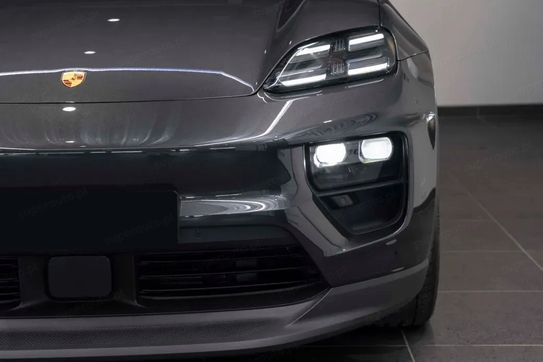 Porsche Macan 4