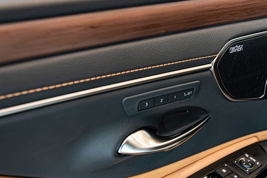 Lexus ES 300h Omotenashi