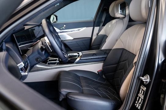 BMW Seria 7 740d xDrive mHEV sport-aut