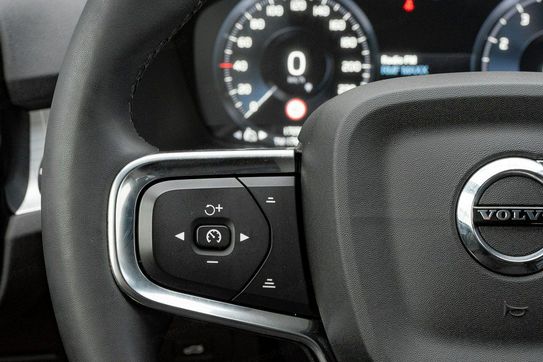 Volvo XC40 T3 Momentum Pro