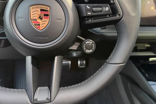 Porsche Cayenne Coupe E-Hybrid Black Edition