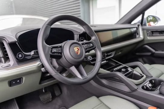 Porsche Cayenne Coupe E-Hybrid  Black Edition