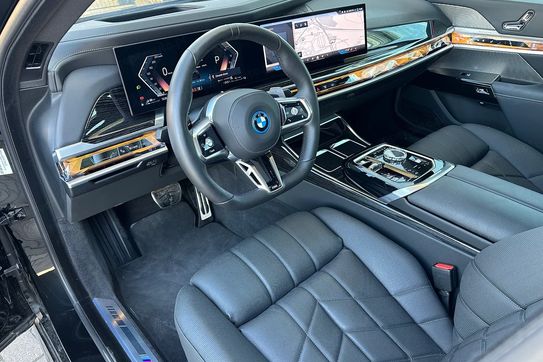 BMW Seria 7 750e xDrive M Sport