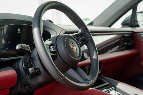 Porsche Macan 4