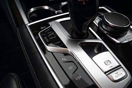 BMW Seria 7 750Li xDrive