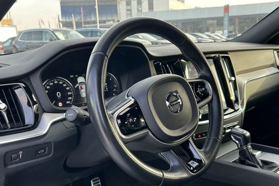 Volvo V60 D4 R-Design