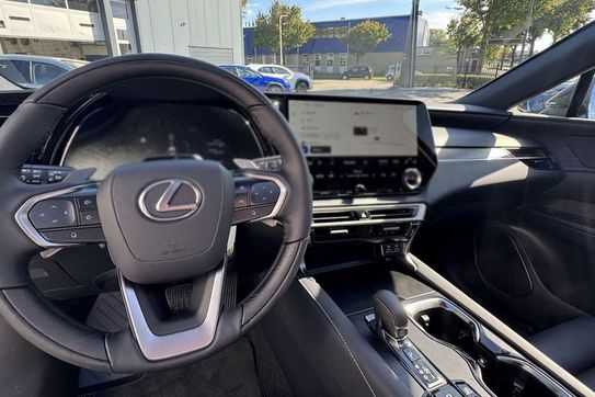 Lexus RX 450h+ Omotenashi 2.5 Hybrid Plug-in