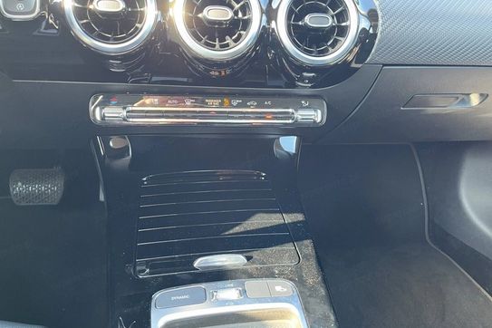 Mercedes CLA 180 Progressive