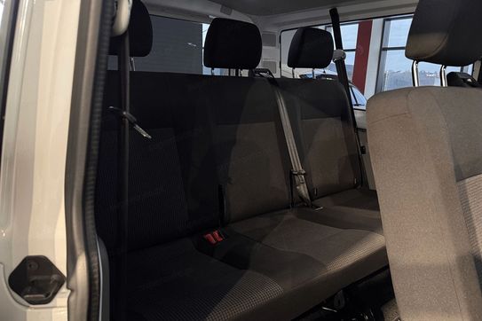 Volkswagen Transporter Kombi L2H1