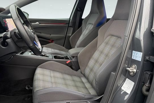 Volkswagen Golf GTE 1.4 eHybrid DCT