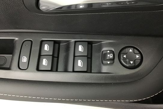 Peugeot 208 ALLURE 1.2 mHEV e-DCS6