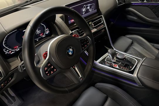 BMW Seria 8 M8