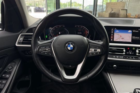 BMW Seria 3 318d aut