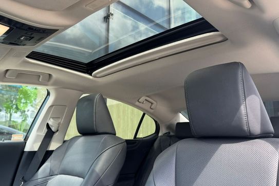 Lexus ES 300h Business Edition