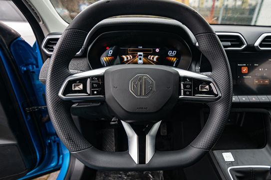 MG ZS 1.5  Standard MT