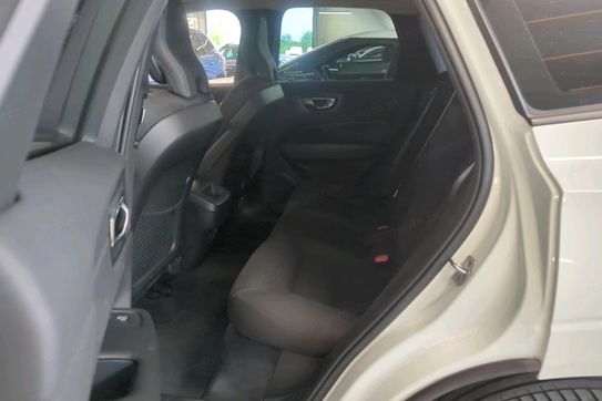 Volvo XC60 B4 Momentum aut