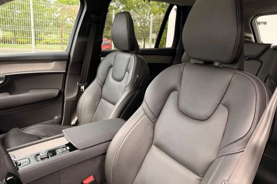 Volvo XC90 T8 AWD Plug-In Hybrid Ultra Dark 7os