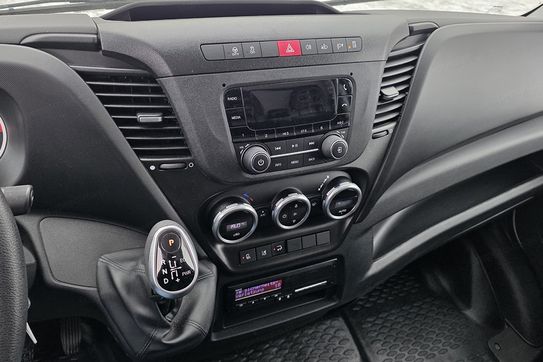 Iveco Daily 70C18A8 Kontener 15EP + Winda HI-MATIC