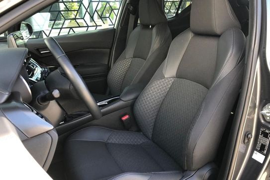 Toyota C-HR Hybrid Style