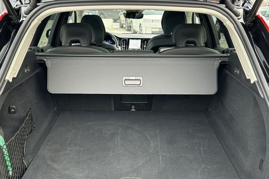 Volvo XC60 B5 B AWD Plus Dark