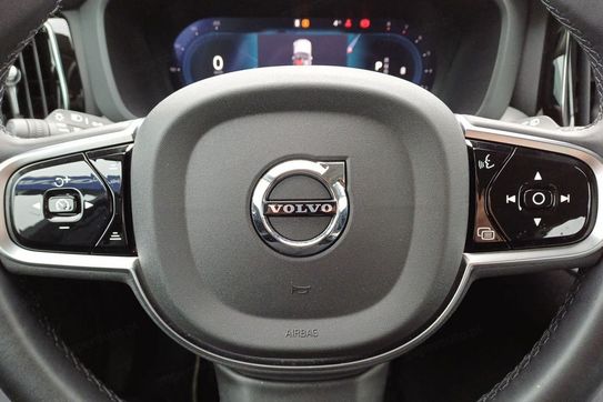 Volvo XC60 B5 B AWD Plus Dark
