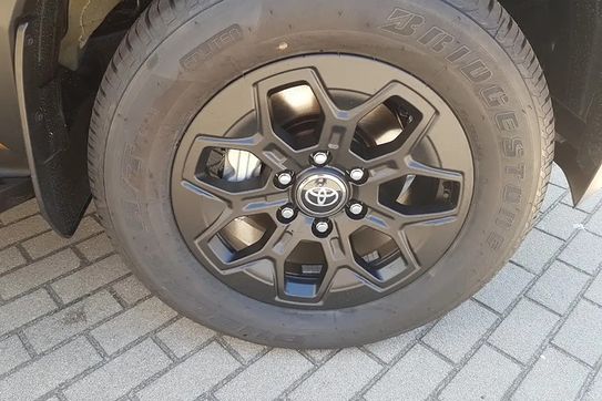 Toyota HiLux mHEV Double Cab Invincible 4x4 aut