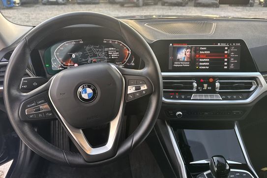 BMW Seria 3 320i