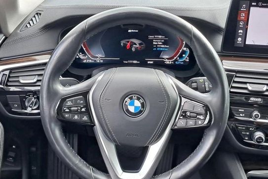 BMW Seria 5 530e xDrive Luxury Line aut