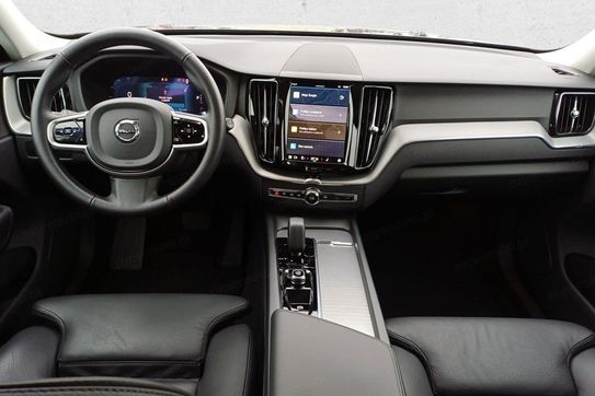 Volvo XC60 B5 B AWD Plus Dark aut
