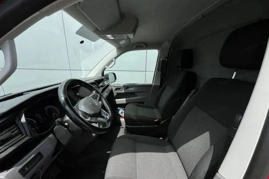 Volkswagen Transporter TDI L2H1