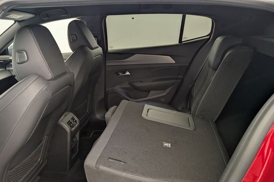 Peugeot 408 GT 1.2 mHEV e-DCS6