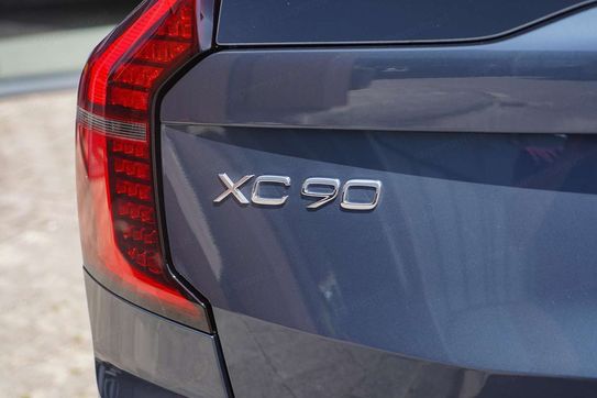 Volvo XC90 T8 AWD Plug-In Hybrid Ultra Dark 7os