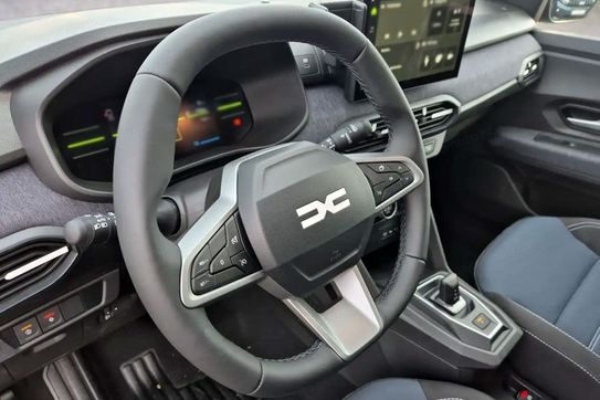 Dacia Jogger Journey 5-miejsc 1.8 Full Hybrid
