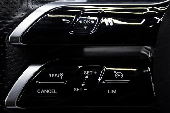 Mercedes Klasa E 220 d 4-Matic AMG Line
