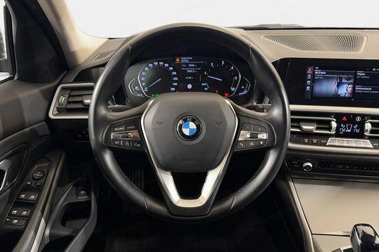 BMW Seria 3 318d mHEV aut