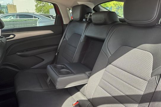 Renault Arkana 1.6 E-TECH Intens MMT