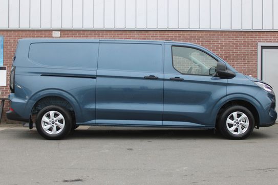 Ford Transit Custom 320 L2H1 Trend A8