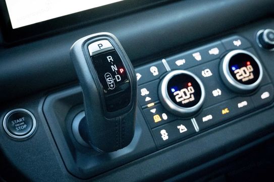 Land Rover Defender 110 D250 X-Dynamic HSE