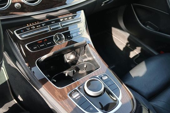 Mercedes Klasa E 220 d 9G-TRONIC