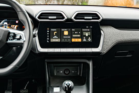 MG ZS 1.5  Standard MT