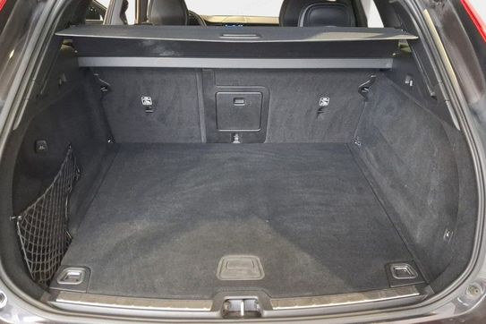 Volvo XC60 B5 B AWD Plus Dark