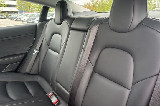 Tesla Model 3 RWD