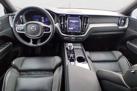 Volvo XC60 B5 B AWD Plus Dark