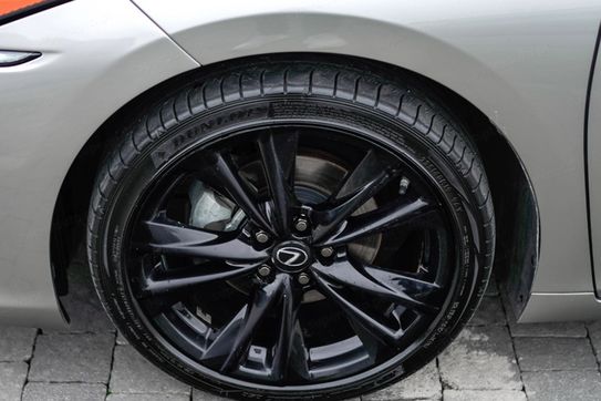 Lexus ES 300h F Sport Design 2.5 Hybrid