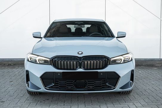 BMW Seria 3 330i xDrive M Sport